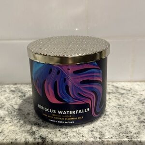 Bath & Body Works 3 wick candle hibiscus waterfalls NEW Never Burned